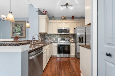 Condo in Orlando, Florida, 4 bedrooms  № 1520758 - photo 17