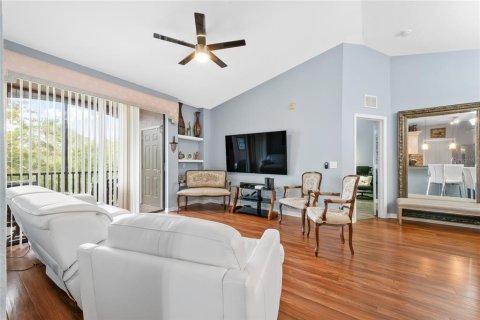 Condo in Orlando, Florida, 4 bedrooms  № 1520758 - photo 16