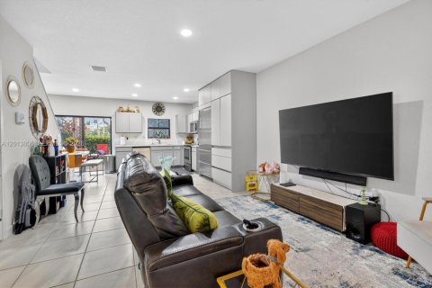 Touwnhouse à vendre à Florida City, Floride: 3 chambres, 127.83 m2 № 2076340 - photo 3