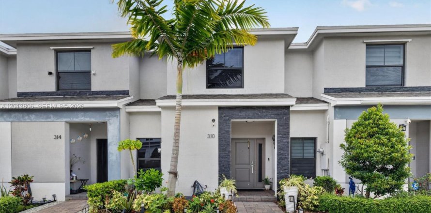 Touwnhouse à Florida City, Floride 3 chambres, 127.83 m2 № 2076340