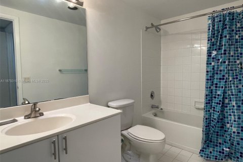 Condominio en alquiler en Sunny Isles Beach, Florida, 2 dormitorios, 119.84 m2 № 1925986 - foto 16