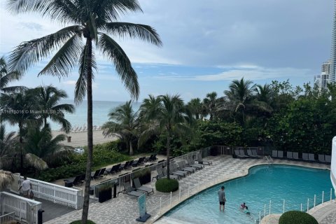 Condominio en alquiler en Sunny Isles Beach, Florida, 2 dormitorios, 119.84 m2 № 1925986 - foto 19