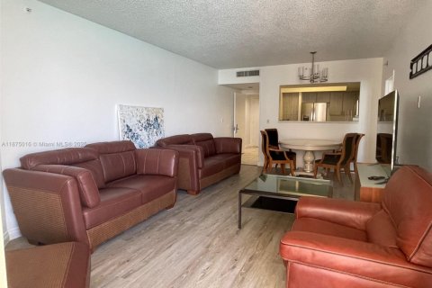 Condominio en alquiler en Sunny Isles Beach, Florida, 2 dormitorios, 119.84 m2 № 1925986 - foto 6