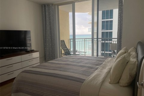 Condominio en alquiler en Sunny Isles Beach, Florida, 2 dormitorios, 119.84 m2 № 1925986 - foto 3