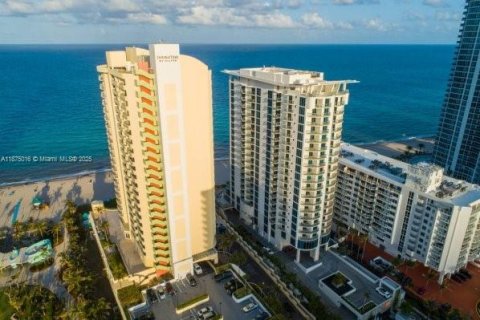 Condominio en alquiler en Sunny Isles Beach, Florida, 2 dormitorios, 119.84 m2 № 1925986 - foto 2