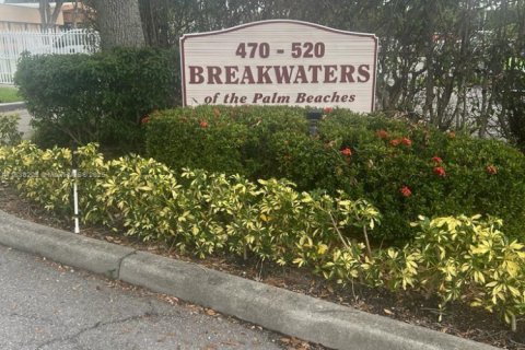 Condominio en West Palm Beach, Florida, 2 dormitorios  № 2035807