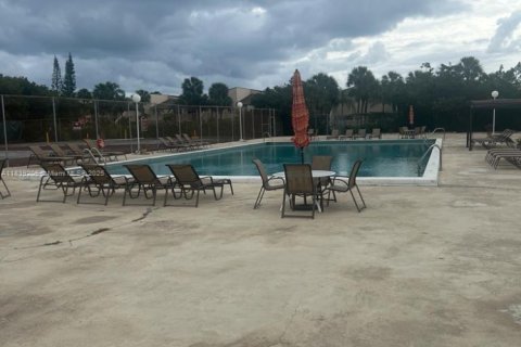 Condominio en venta en West Palm Beach, Florida, 2 dormitorios, 89.19 m2 № 2035807 - foto 11