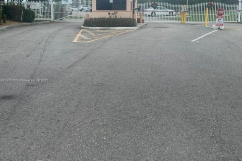 Condominio en venta en West Palm Beach, Florida, 2 dormitorios, 89.19 m2 № 2035807 - foto 2