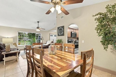 Villa ou maison à vendre à Punta Gorda, Floride: 3 chambres, 215.81 m2 № 2431637 - photo 8