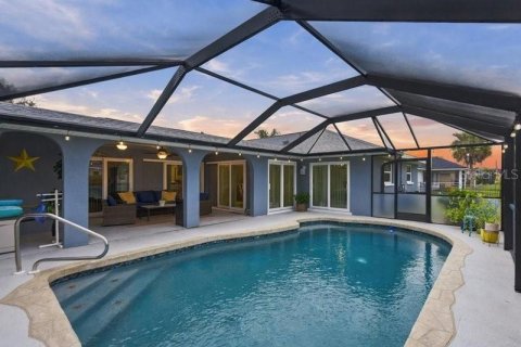 Villa ou maison à vendre à Punta Gorda, Floride: 3 chambres, 215.81 m2 № 2431637 - photo 4