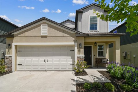 House in CONNERTON

 in Land O' Lakes, Florida 5 bedrooms, 221.94 sq.m. № 1640683 - photo 2
