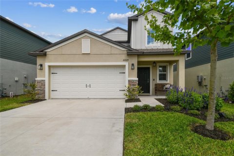 House in CONNERTON

 in Land O' Lakes, Florida 5 bedrooms, 221.94 sq.m. № 1640683 - photo 1