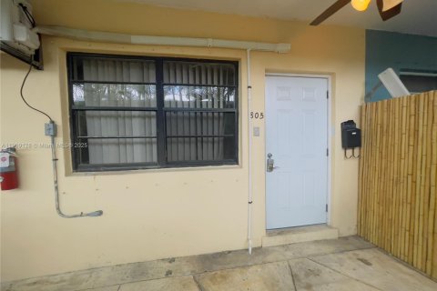 Снять в аренду виллу или дом в Майами-Бич, Флорида 1 спальня, 273.6м2, № 1964429 - фото 2