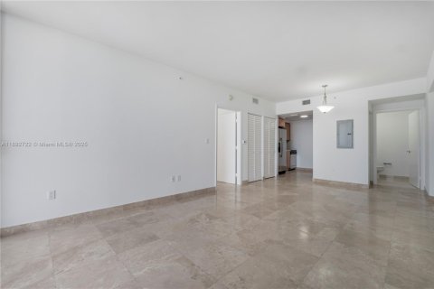 Copropriété à louer à Miami Beach, Floride: 1 chambre, 75.07 m2 № 1946417 - photo 12