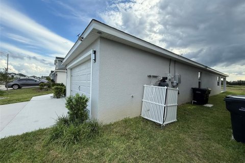 Casa en alquiler en Davenport, Florida, 3 dormitorios, 140.19 m2 № 1913720 - foto 2