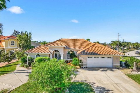 Casa en venta en Palm Coast, Florida, 3 dormitorios, 217.58 m2 № 2105850 - foto 2