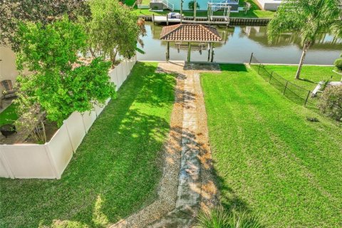 Casa en venta en Palm Coast, Florida, 3 dormitorios, 217.58 m2 № 2105850 - foto 4