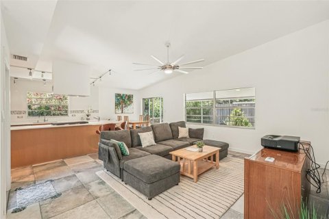 House in Sarasota, Florida 2 bedrooms, 114.73 sq.m. № 1804733 - photo 5