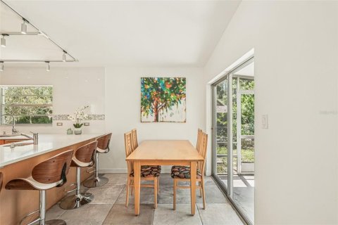 House in Sarasota, Florida 2 bedrooms, 114.73 sq.m. № 1804733 - photo 9