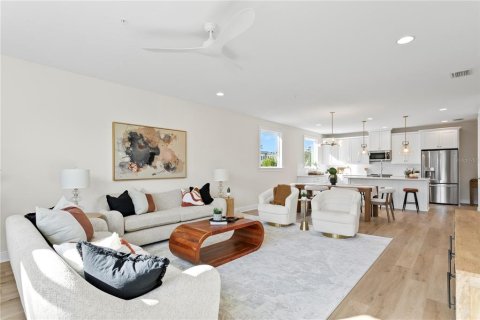Adosado en venta en Tampa, Florida, 4 dormitorios, 207.64 m2 № 1414486 - foto 16
