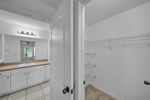 House in Cape Coral, Florida 3 bedrooms, 135.45 sq.m. № 1597455 - photo 19