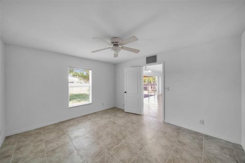 House in Cape Coral, Florida 3 bedrooms, 135.45 sq.m. № 1597455 - photo 16