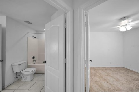 House in Cape Coral, Florida 3 bedrooms, 135.45 sq.m. № 1597455 - photo 26