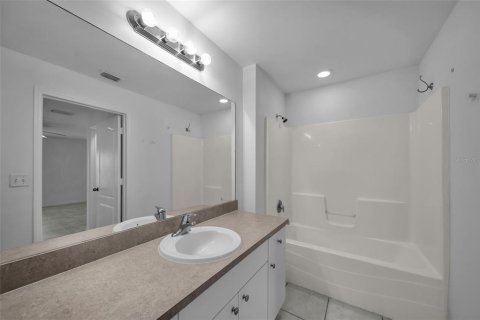 House in Cape Coral, Florida 3 bedrooms, 135.45 sq.m. № 1597455 - photo 21