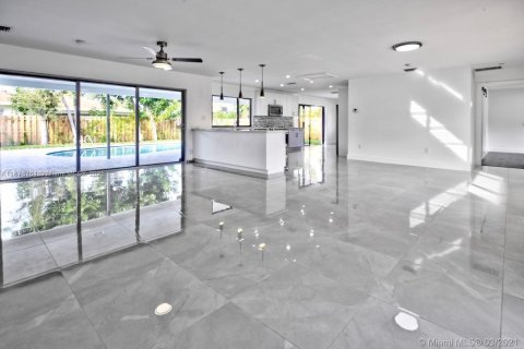 House in Boca Raton, Florida 4 bedrooms, 206.89 sq.m. № 1930685 - photo 4