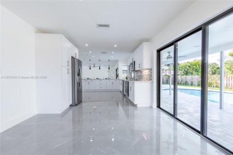 House in Boca Raton, Florida 4 bedrooms, 206.89 sq.m. № 1930685 - photo 12
