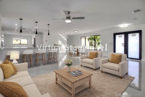 House in Boca Raton, Florida 4 bedrooms, 206.89 sq.m. № 1930685 - photo 3