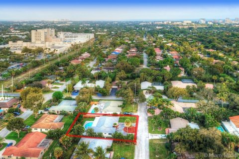House in Boca Raton, Florida 4 bedrooms, 206.89 sq.m. № 1930685 - photo 30