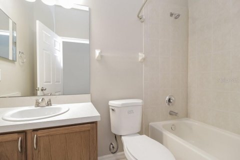 Casa en alquiler en Orlando, Florida, 4 dormitorios, 183.2 m2 № 1894671 - foto 15