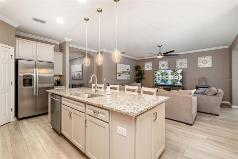 House in Parrish, Florida 3 bedrooms, 170.75 sq.m. № 1893844 - photo 11