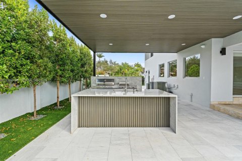 Villa ou maison à vendre à Hialeah Gardens, Floride: 5 chambres, 451.32 m2 № 2004805 - photo 18