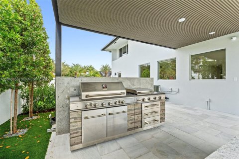 Villa ou maison à vendre à Hialeah Gardens, Floride: 5 chambres, 451.32 m2 № 2004805 - photo 20