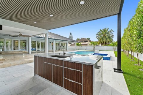 Villa ou maison à vendre à Hialeah Gardens, Floride: 5 chambres, 451.32 m2 № 2004805 - photo 19