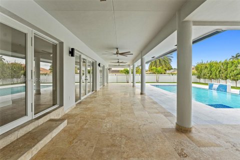 Villa ou maison à vendre à Hialeah Gardens, Floride: 5 chambres, 451.32 m2 № 2004805 - photo 21