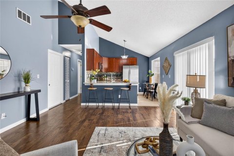House in Palm Harbor, Florida 2 bedrooms, 74.04 sq.m. № 2266416 - photo 5
