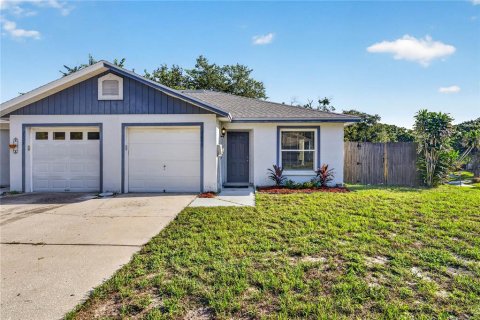 House in Palm Harbor, Florida 2 bedrooms, 74.04 sq.m. № 2266416