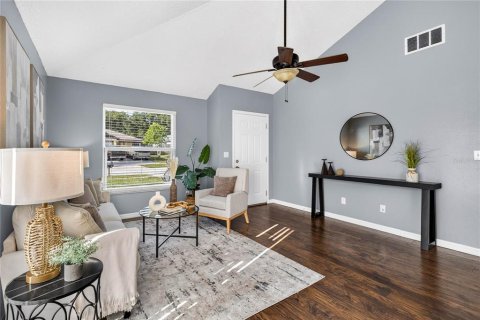 House in Palm Harbor, Florida 2 bedrooms, 74.04 sq.m. № 2266416 - photo 8