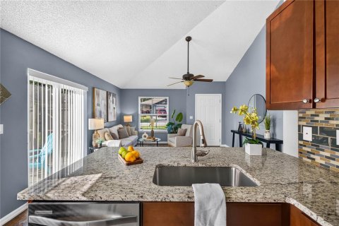 House in Palm Harbor, Florida 2 bedrooms, 74.04 sq.m. № 2266416 - photo 14