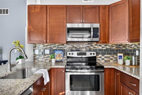 House in Palm Harbor, Florida 2 bedrooms, 74.04 sq.m. № 2266416 - photo 13