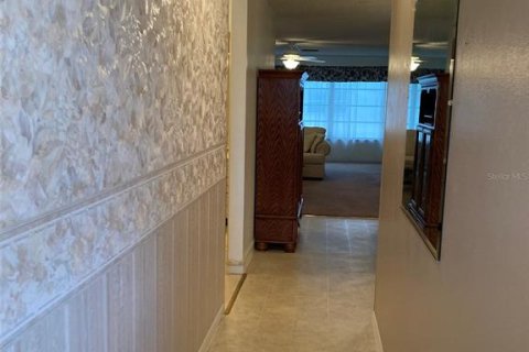 Condo in Saint Petersburg, Florida, 1 bedroom  № 1802228 - photo 2