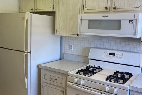 Condo in Saint Petersburg, Florida, 1 bedroom  № 1802228 - photo 6
