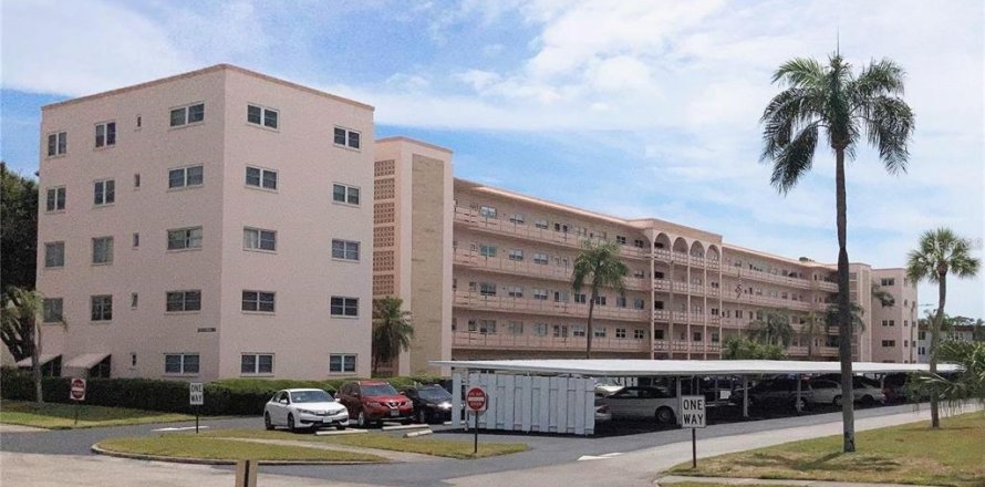 Condominio en Saint Petersburg, Florida, 1 dormitorio № 1802228