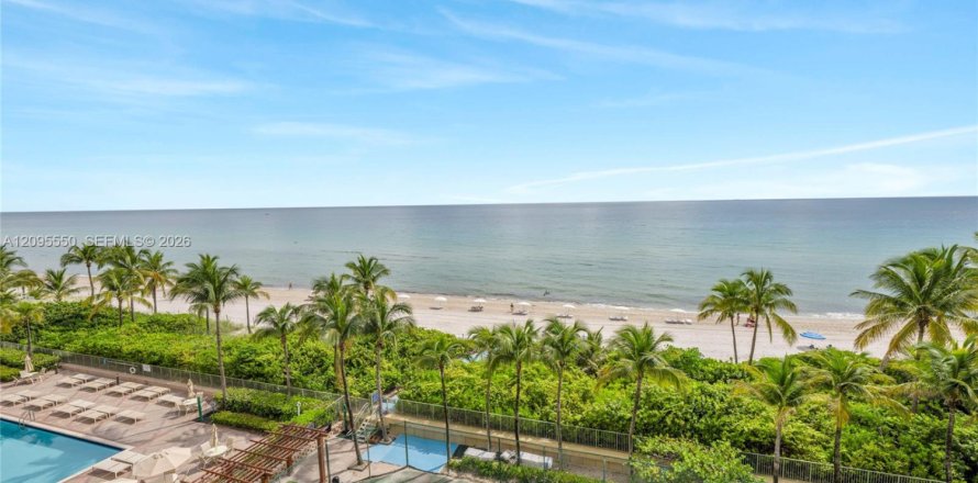 Condo in Hallandale Beach, Florida, 3 bedrooms  № 2384501