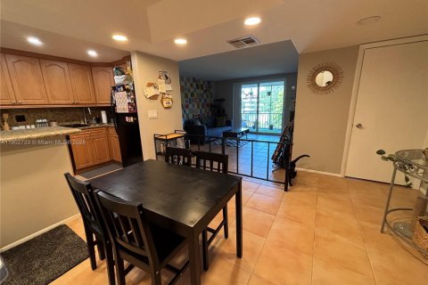 Condo in Lauderhill, Florida, 1 bedroom  № 1954501 - photo 2