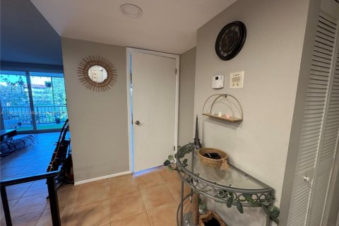 Condo in Lauderhill, Florida, 1 bedroom  № 1954501 - photo 18