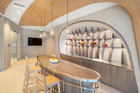 Condominio en alquiler en Miami, Florida, 1 dormitorio, 68.47 m2 № 1982481 - foto 11